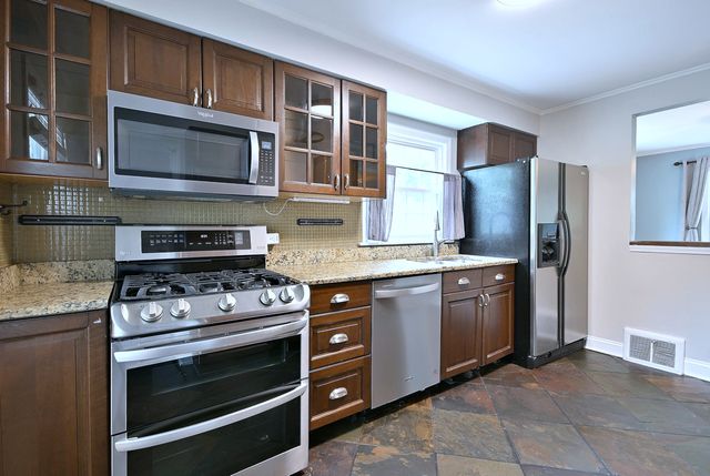 1034 S Saylor Avenue, Elmhurst, IL 60126