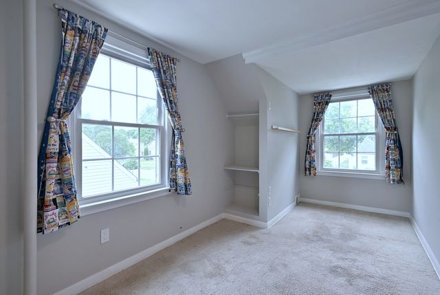 1034 S Saylor Avenue, Elmhurst, IL 60126