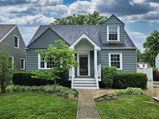 1034 S Saylor Avenue, Elmhurst, IL 60126