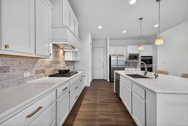 23218 Curvado, San Antonio, TX 78261