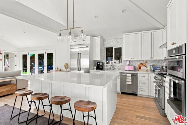 5879 S Le Doux Road, Los Angeles, CA 90056