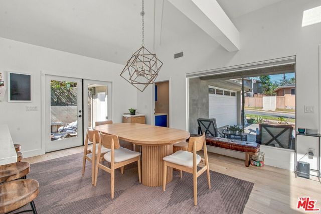 5879 S Le Doux Road, Los Angeles, CA 90056
