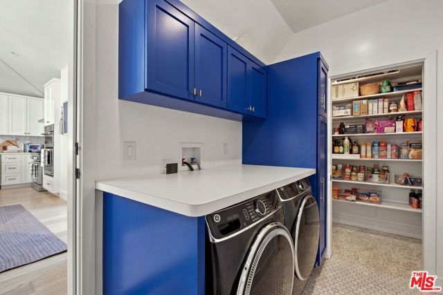5879 S Le Doux Road, Los Angeles, CA 90056