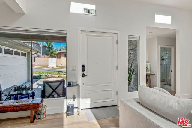 5879 S Le Doux Road, Los Angeles, CA 90056