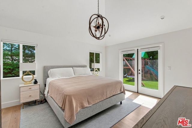 5879 S Le Doux Road, Los Angeles, CA 90056