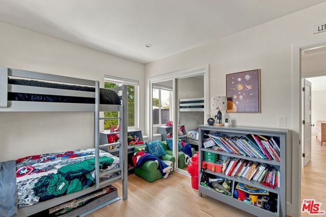 5879 S Le Doux Road, Los Angeles, CA 90056