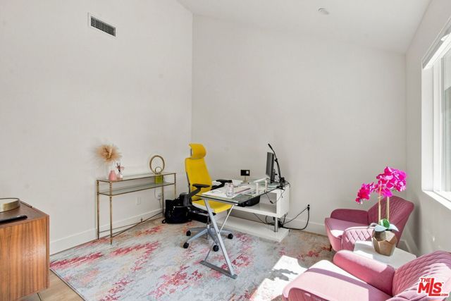 5879 S Le Doux Road, Los Angeles, CA 90056