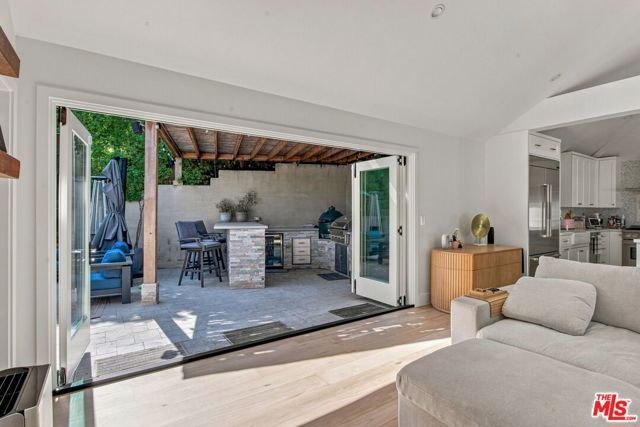5879 S Le Doux Road, Los Angeles, CA 90056