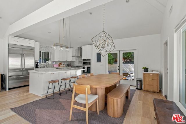 5879 S Le Doux Road, Los Angeles, CA 90056