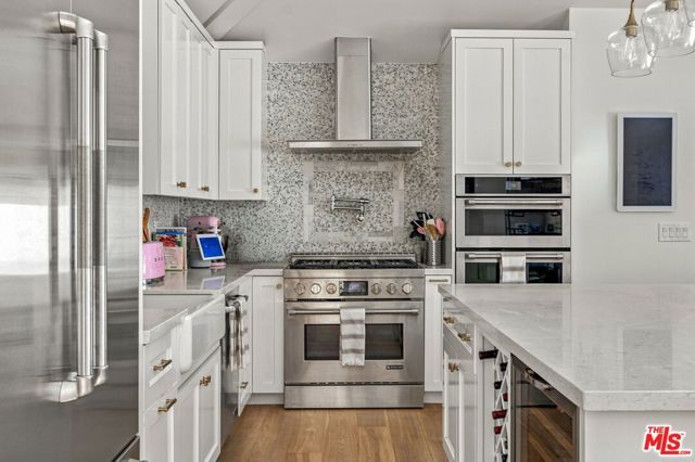 5879 S Le Doux Road, Los Angeles, CA 90056