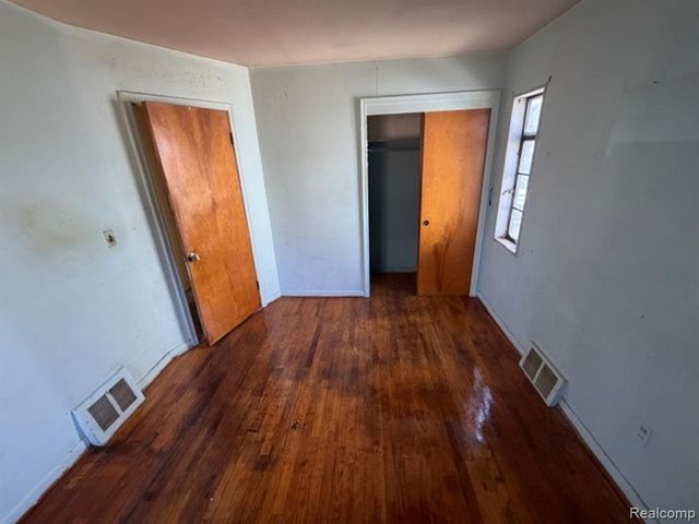 252 W Strathmore Avenue, Pontiac, MI 48340