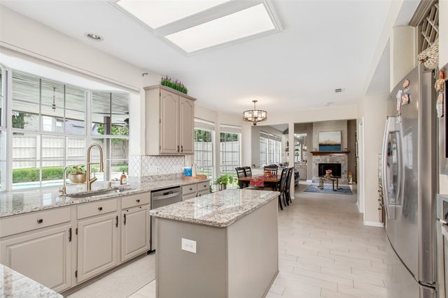 2140 Sandell Drive, Grapevine, TX 76051