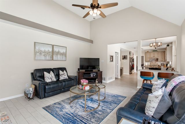 2140 Sandell Drive, Grapevine, TX 76051