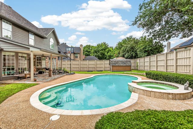 2140 Sandell Drive, Grapevine, TX 76051