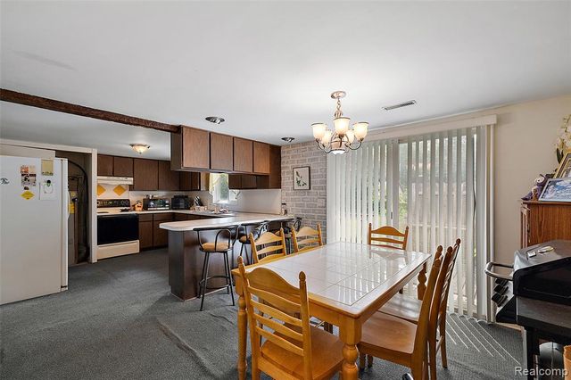 1790 Scheifle Road, Walled Lake, MI 48390