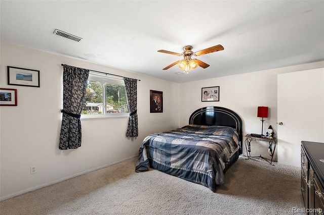 1790 Scheifle Road, Walled Lake, MI 48390