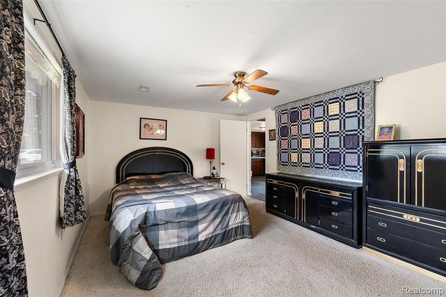 1790 Scheifle Road, Walled Lake, MI 48390