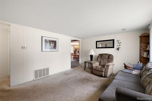 1790 Scheifle Road, Walled Lake, MI 48390