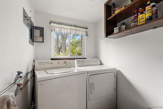 1790 Scheifle Road, Walled Lake, MI 48390