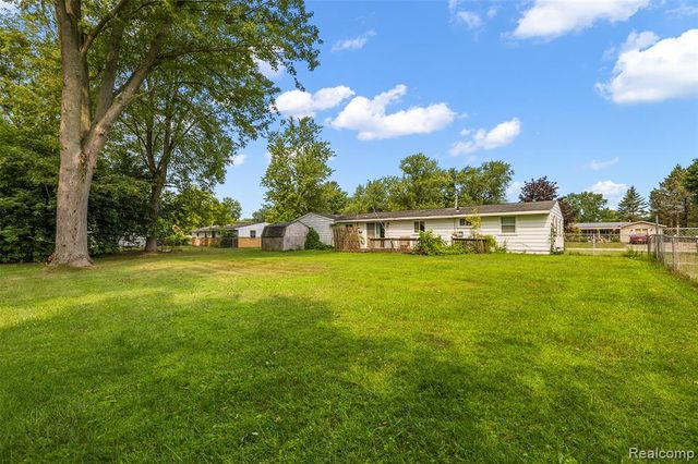 1790 Scheifle Road, Walled Lake, MI 48390