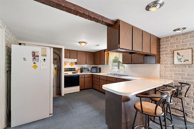 1790 Scheifle Road, Walled Lake, MI 48390
