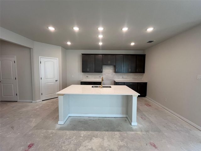 120 Barret DR, Liberty Hill, TX 78642