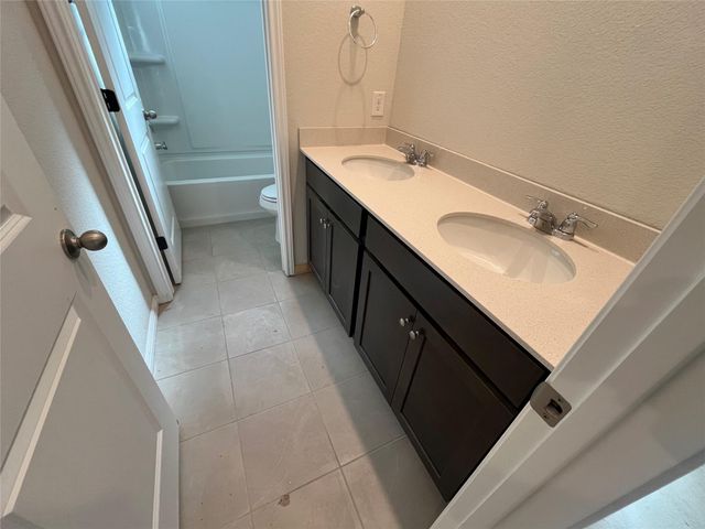 120 Barret DR, Liberty Hill, TX 78642