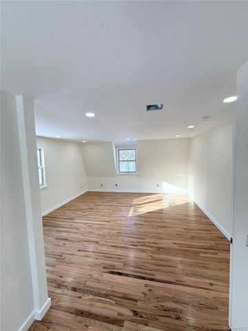 31 N Cozine Road, Manorville, NY 11949