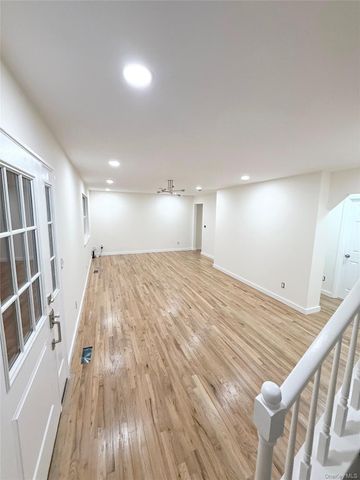 31 N Cozine Road, Manorville, NY 11949