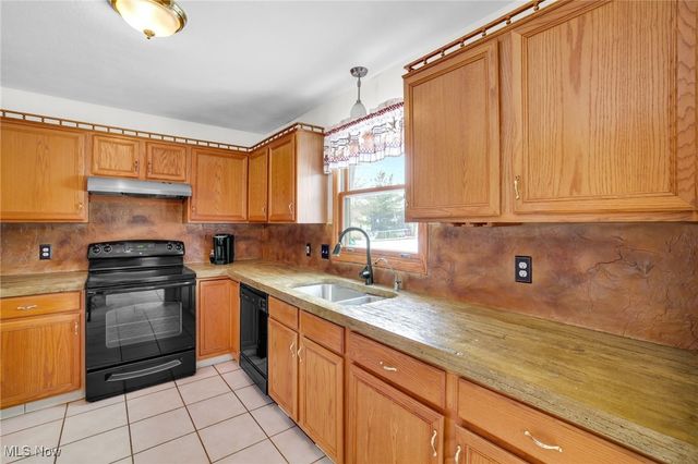 2307 Wittenburg Street, Louisville, OH 44641