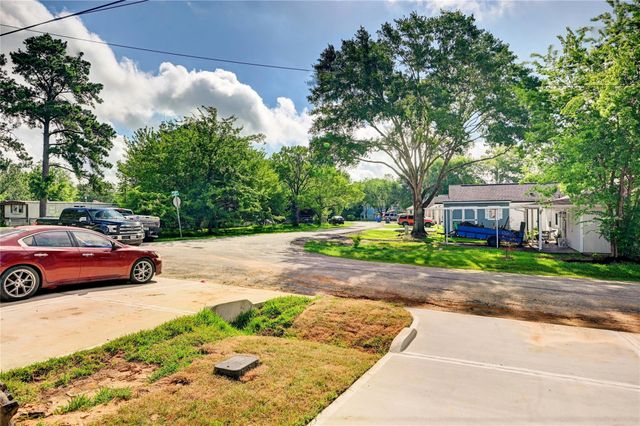 11923 Nelwood, Willis, TX 77318