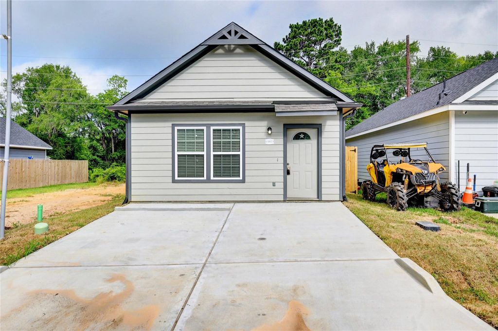 11923 Nelwood, Willis, TX 77318