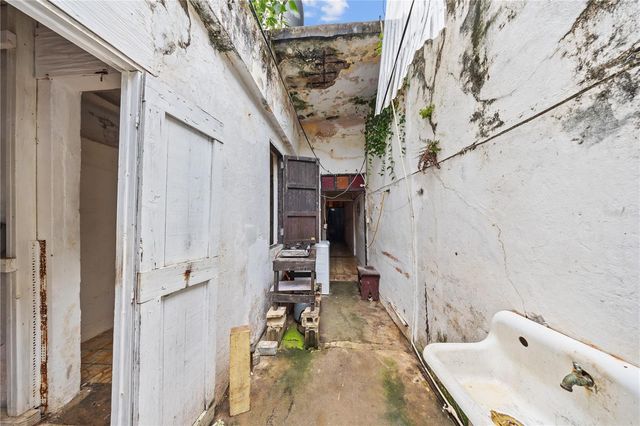 303 CALLE SAN SEBASTIAN, San Juan, PR 00901