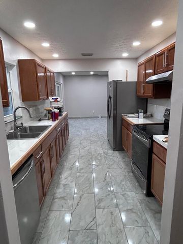 933 SW Dalton Avenue, Port St. Lucie, Port St Lucie, FL 34953