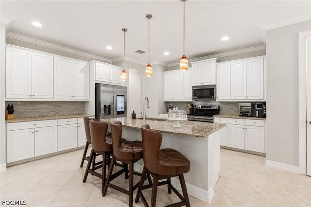 3861 King Williams ST, Fort Myers, FL 33916