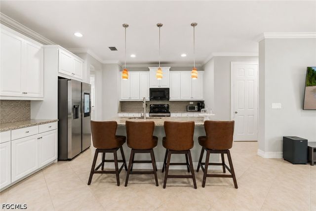 3861 King Williams ST, Fort Myers, FL 33916