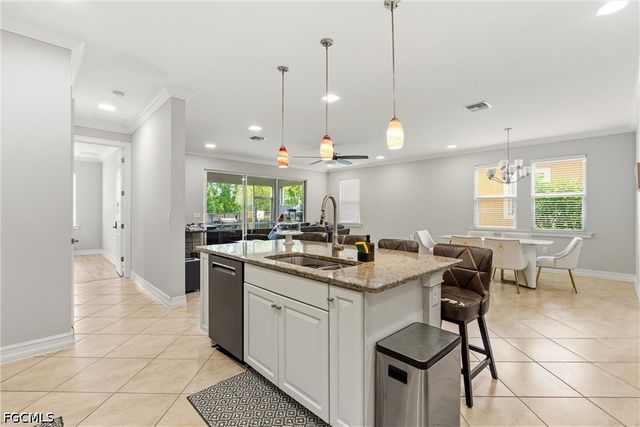 3861 King Williams ST, Fort Myers, FL 33916