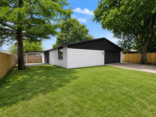 9815 Sophora Circle, Dallas, TX 75249