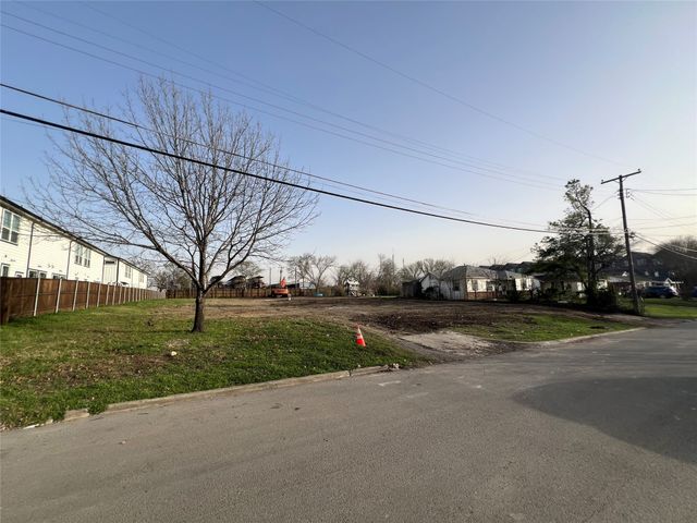 2102 Shea Road, Dallas, TX 75235