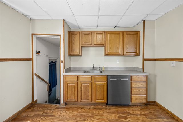 1215 19th Avenue SW, Cedar Rapids, IA 52404