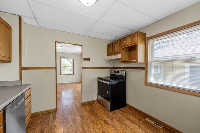 1215 19th Avenue SW, Cedar Rapids, IA 52404