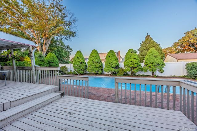 579 Empire Avenue, West Babylon, NY 11704
