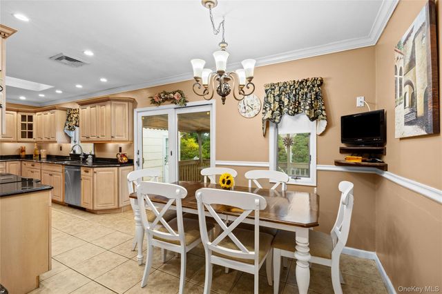 579 Empire Avenue, West Babylon, NY 11704