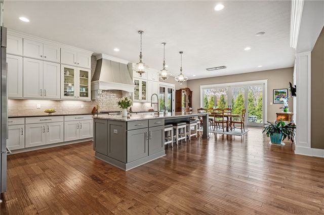 205 Timber Ridge Ct, Cranberry Twp, PA 16066