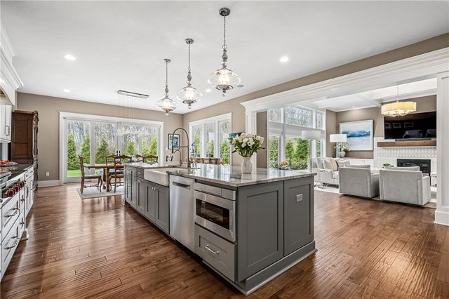 205 Timber Ridge Ct, Cranberry Twp, PA 16066