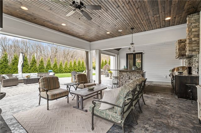 205 Timber Ridge Ct, Cranberry Twp, PA 16066