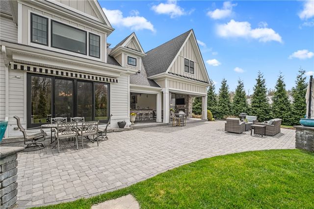 205 Timber Ridge Ct, Cranberry Twp, PA 16066