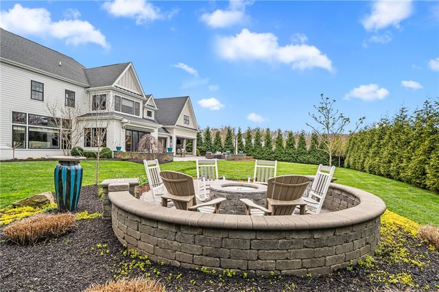 205 Timber Ridge Ct, Cranberry Twp, PA 16066