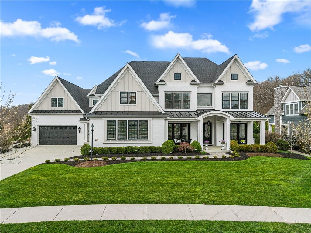 205 Timber Ridge Ct, Cranberry Twp, PA 16066