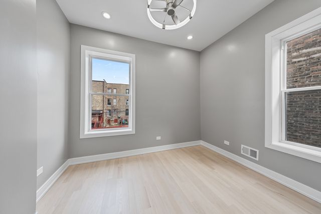 2816 W Warren Boulevard, Chicago, IL 60612